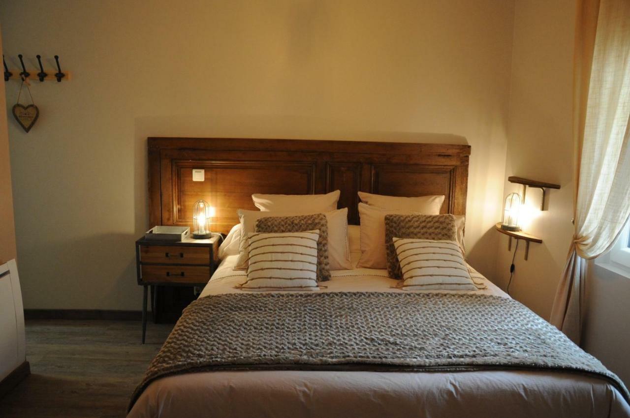 Le Nid De Sigogne Bed & Breakfast Dış mekan fotoğraf